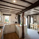 Garth Cottage, Castle Carrock, Family Friendly With Hot Tub And Views *