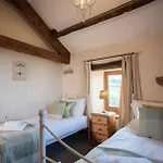 Garth Cottage, Castle Carrock, Family Friendly With Hot Tub And Views * Castle Carrock