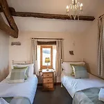 Garth Cottage, Castle Carrock, Family Friendly With Hot Tub And Views * Castle Carrock