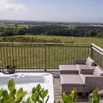 Garth Cottage, Castle Carrock, Family Friendly With Hot Tub And Views *
