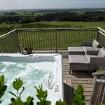 Garth Cottage, Castle Carrock, Family Friendly With Hot Tub And Views Castle Carrock
