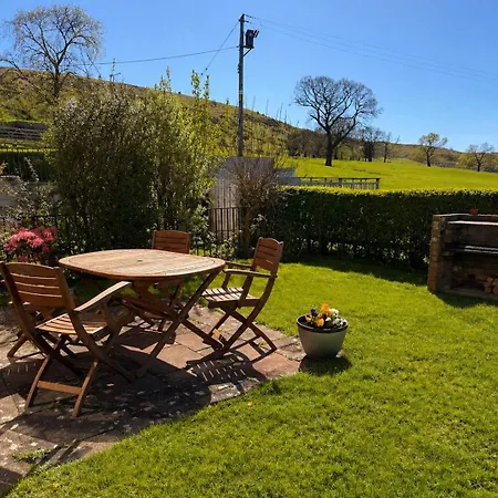 Garth Cottage, Castle Carrock, Family Friendly With Hot Tub And Views * Castle Carrock
