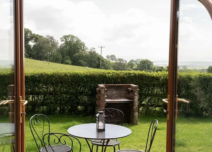 Garth Cottage, Castle Carrock, Family Friendly With Hot Tub And Views * Castle Carrock