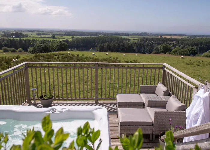 Garth Cottage, Castle Carrock, Family Friendly With Hot Tub And Views *