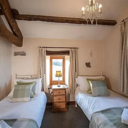 Garth Cottage, Castle Carrock, Family Friendly With Hot Tub And Views * Castle Carrock